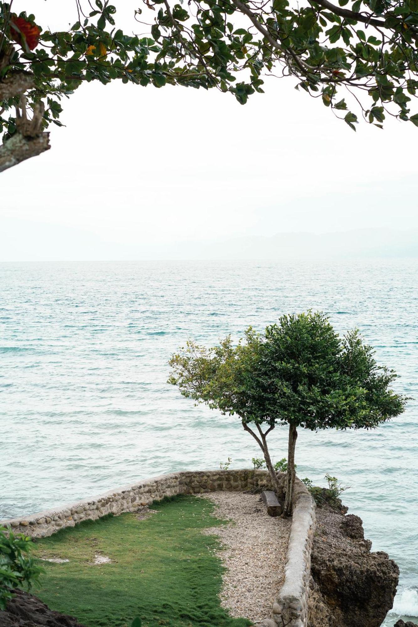 Wuthering Heights Bed & Breakfast By The Sea Dumaguete City Екстериор снимка